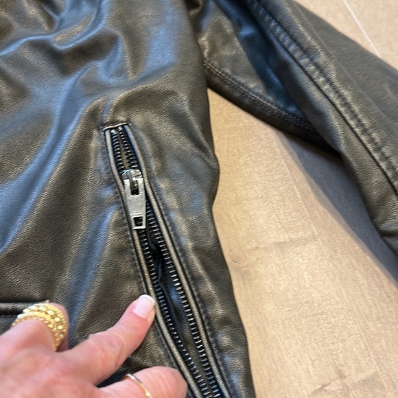 Zara NWOT Faux Leather Motto Jacket size S - Picture 7 of 11